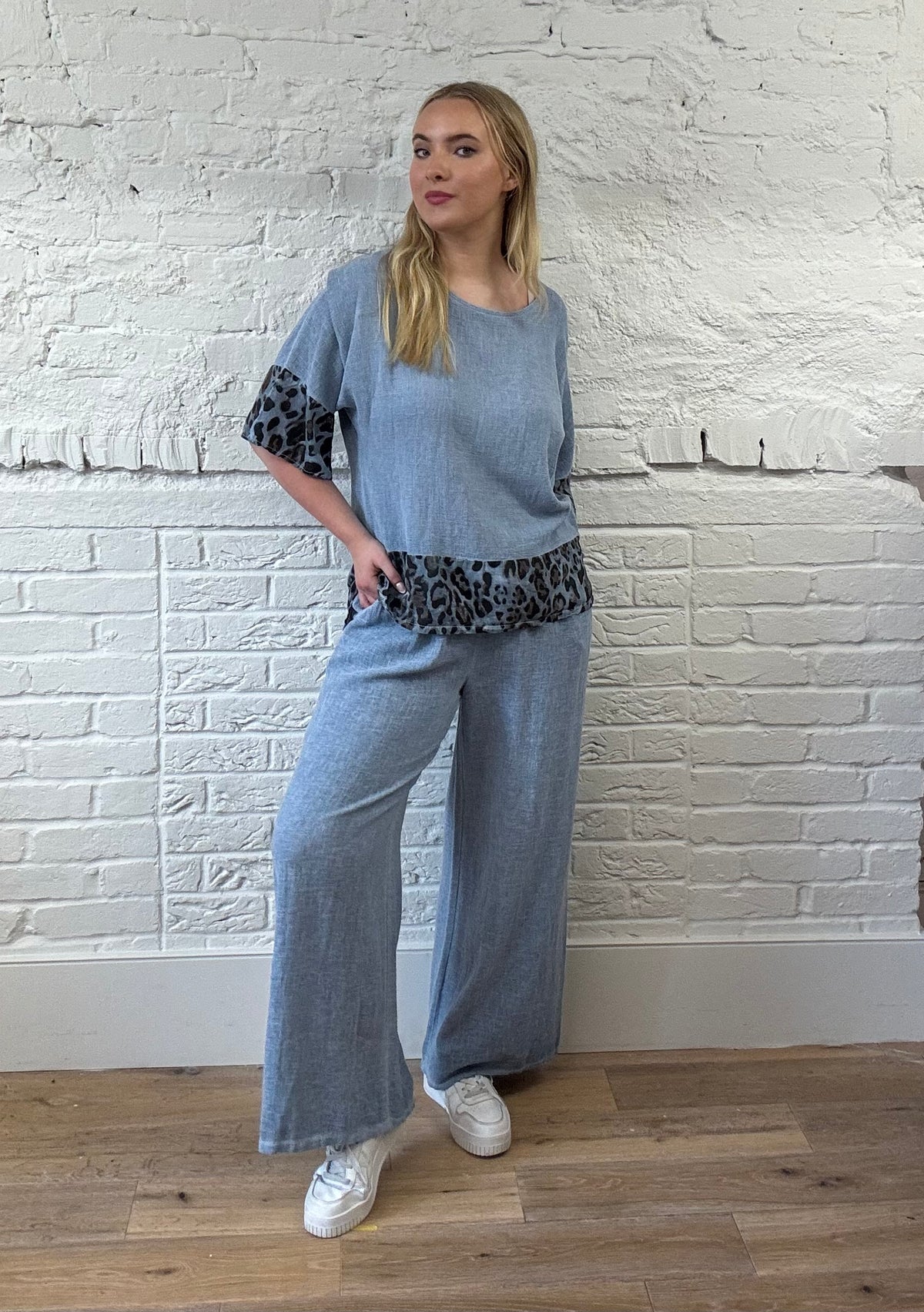 Cotton and Linen Mix Top With Leopard Detail