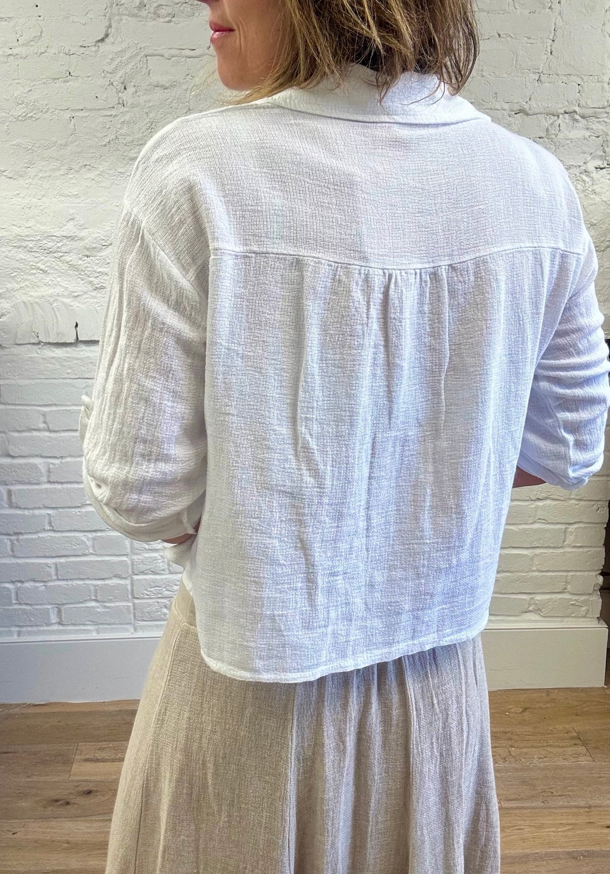 Cotton and Linen Mix Cropped Button Shirt