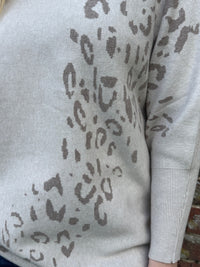 Effortless Leopard Jumper