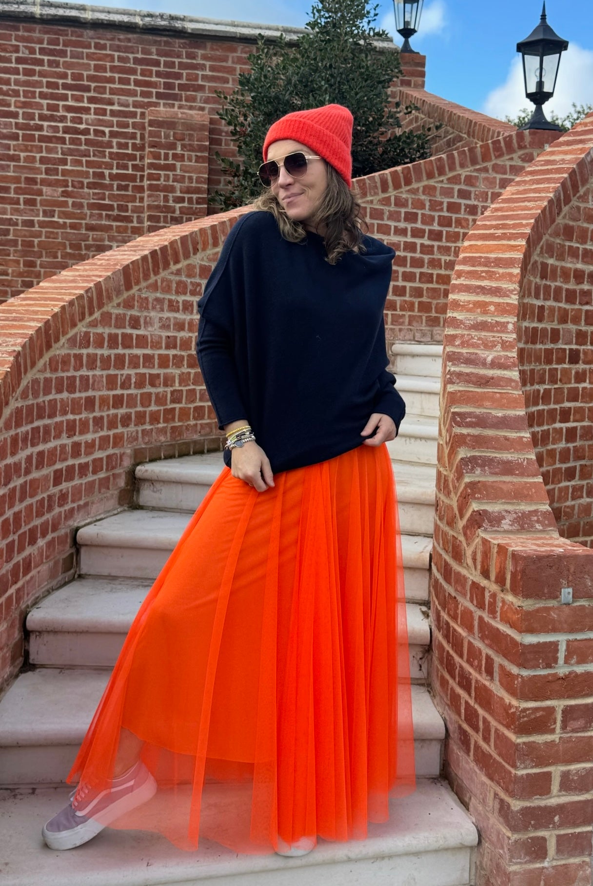Weicher, asymmetrischer Pullover