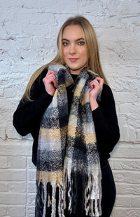 The Novie Chunky Blanket Scarf