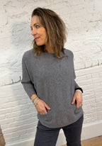 Pullover mit Fledermausärmeln und zwei Taschen