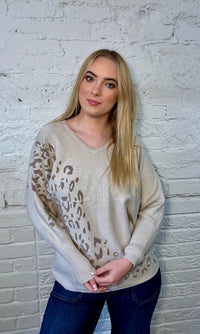 Effortless Leopard Jumper