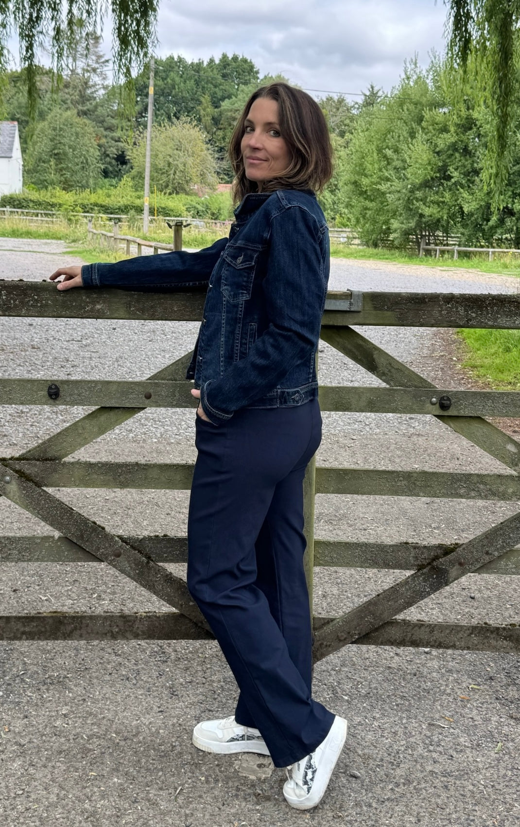 Straight Leg Magic Trouser