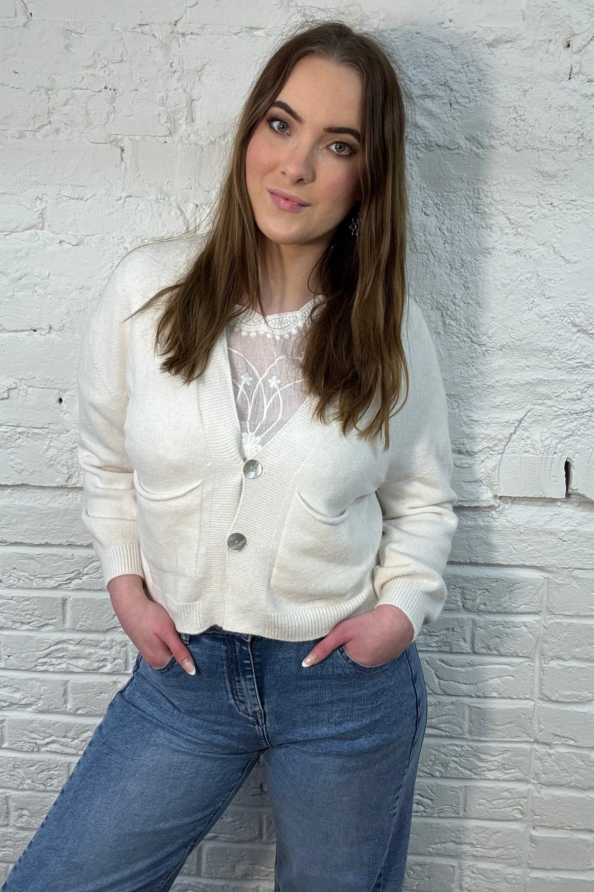 Strickjacke mit zwei Fronttaschen