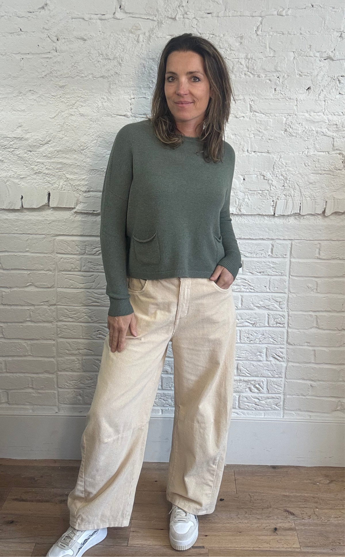 Short Two Pocket Round Neck