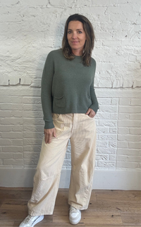 Short Two Pocket Round Neck