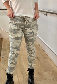 Camouflage Magic Trousers