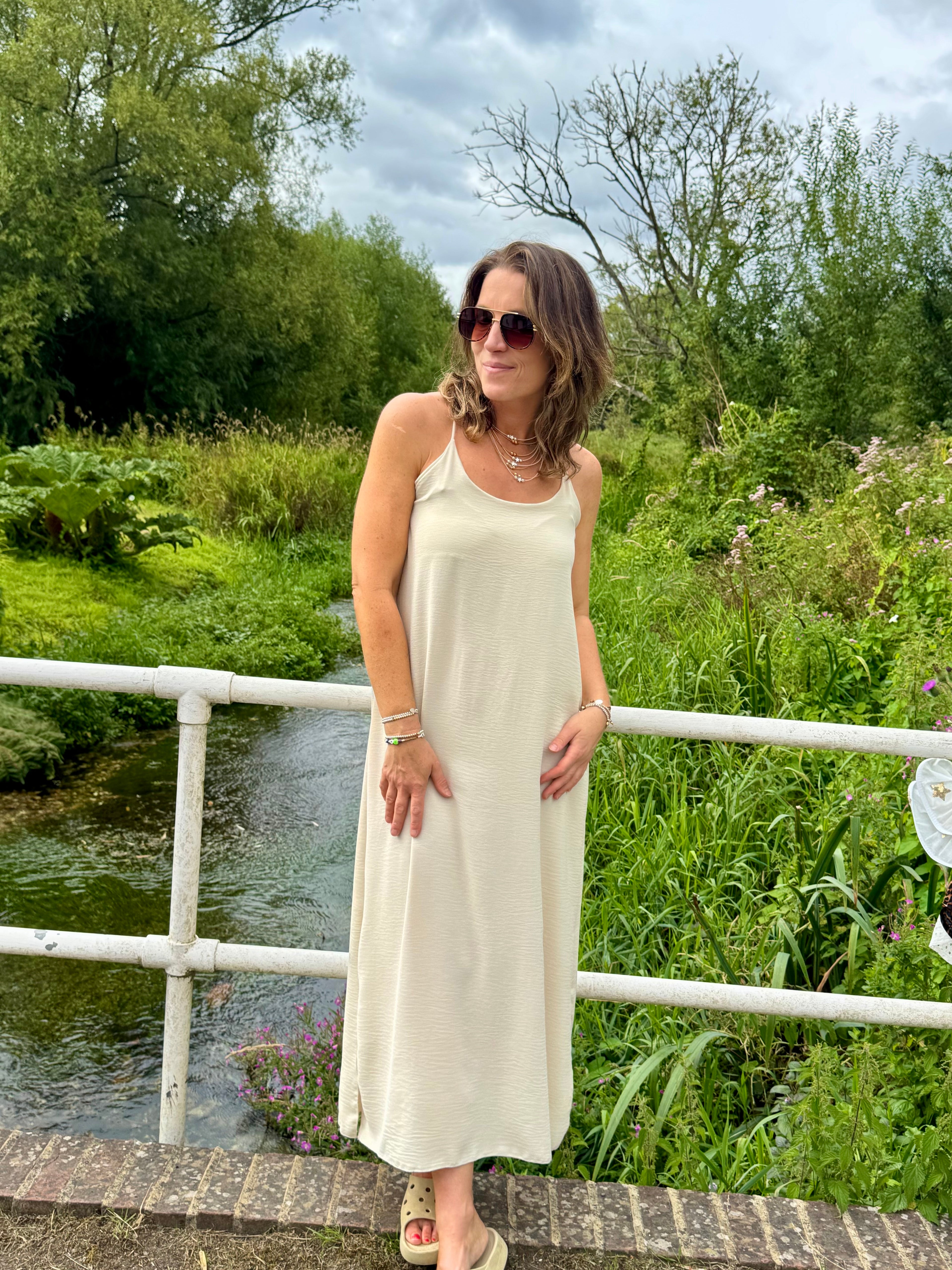 Vestido largo estilo camisola