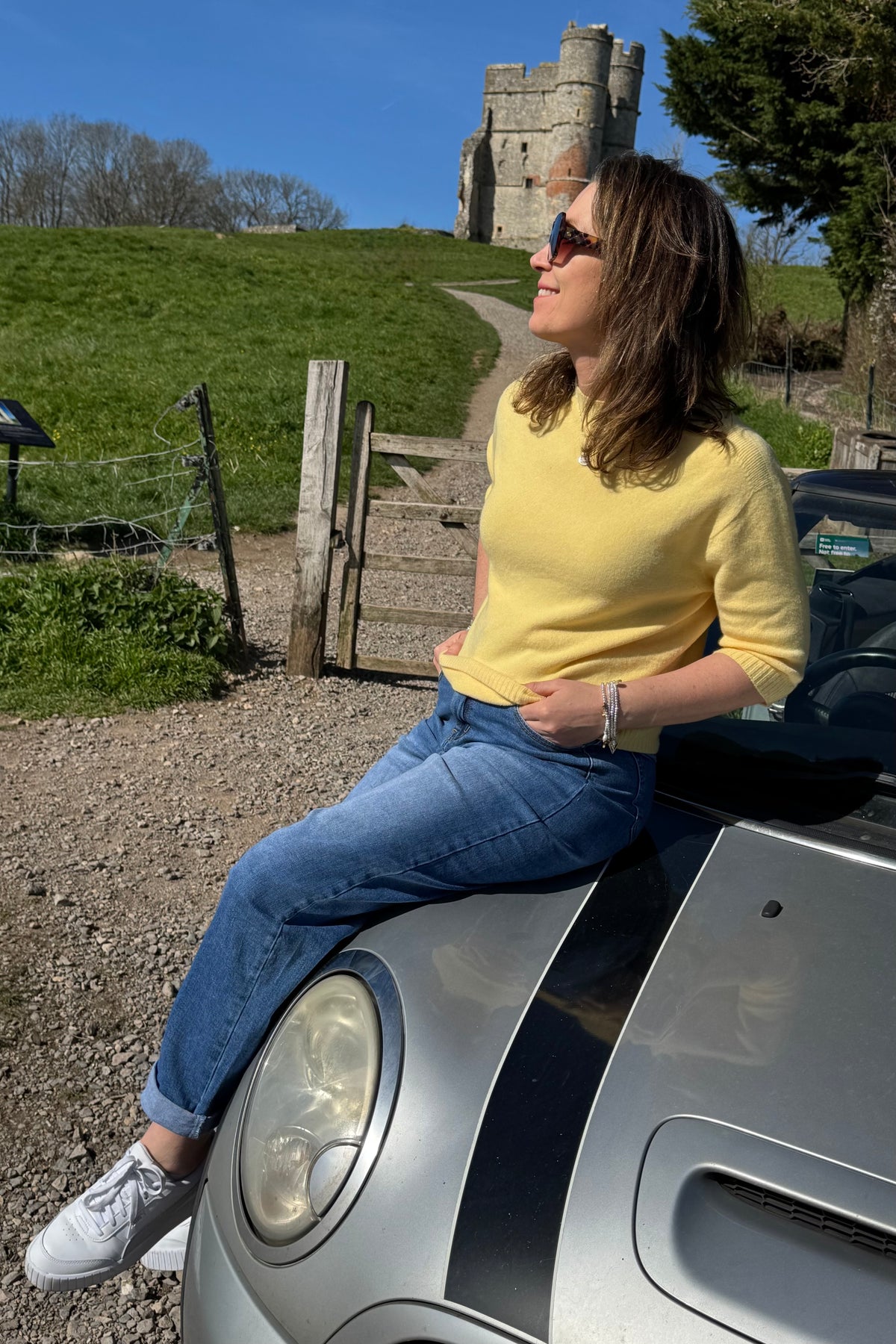 Kurzer Rundhalspullover