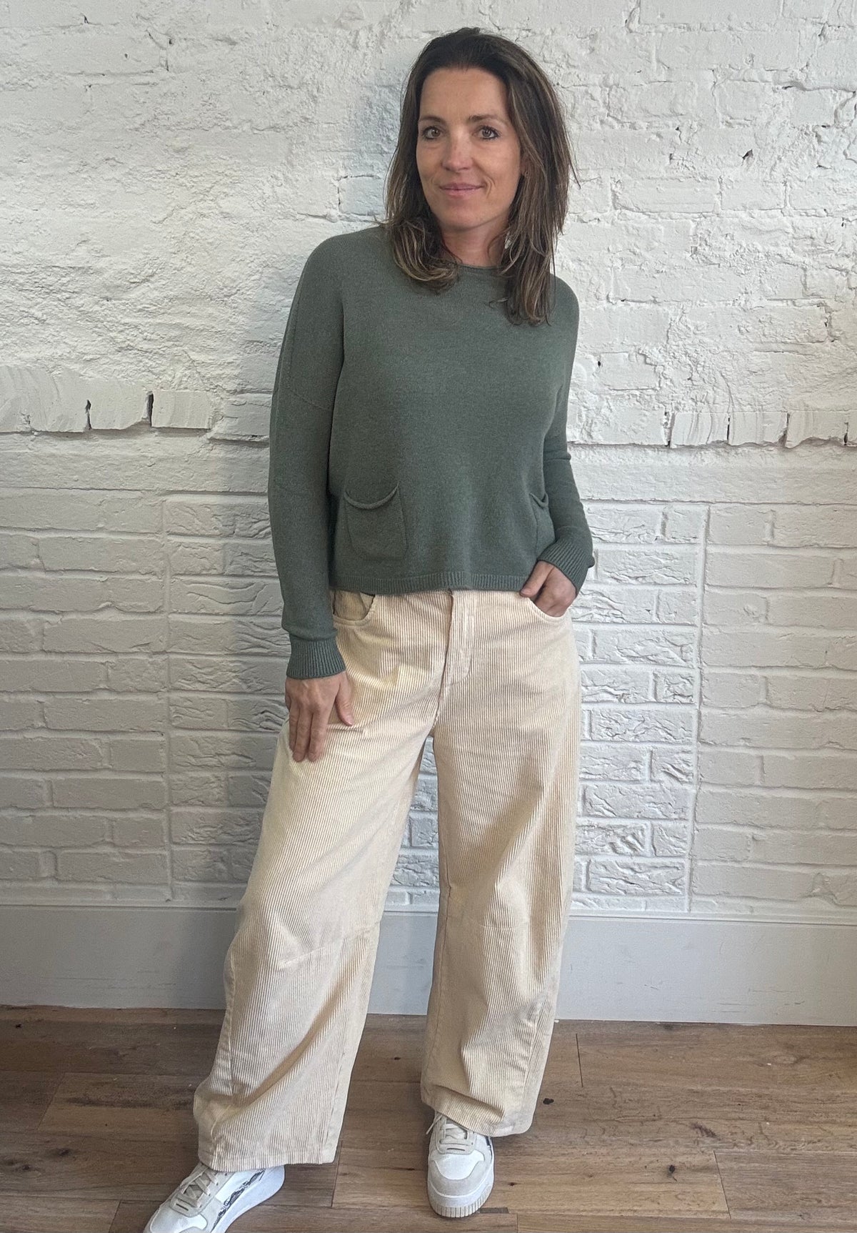 Short Two Pocket Round Neck