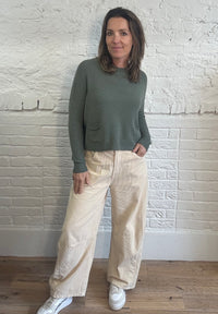 Short Two Pocket Round Neck