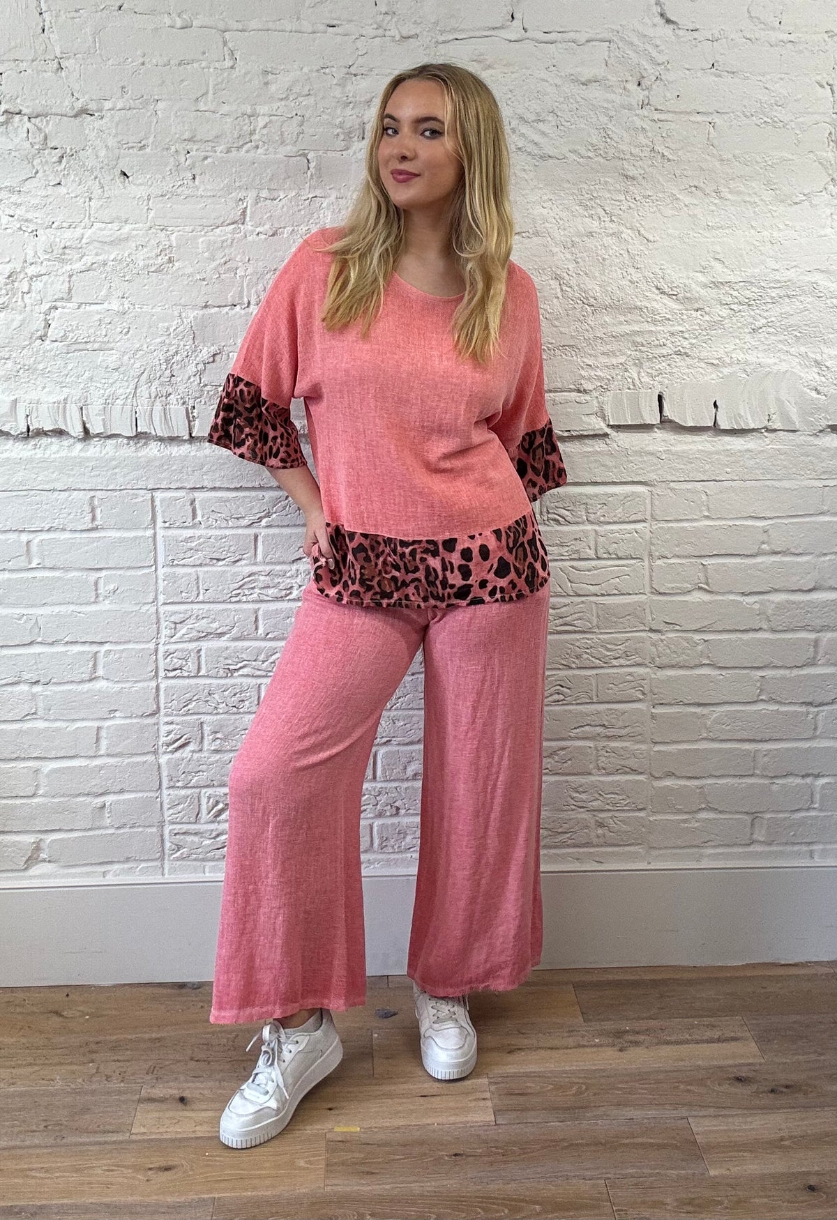 Cotton and Linen Mix Top With Leopard Detail