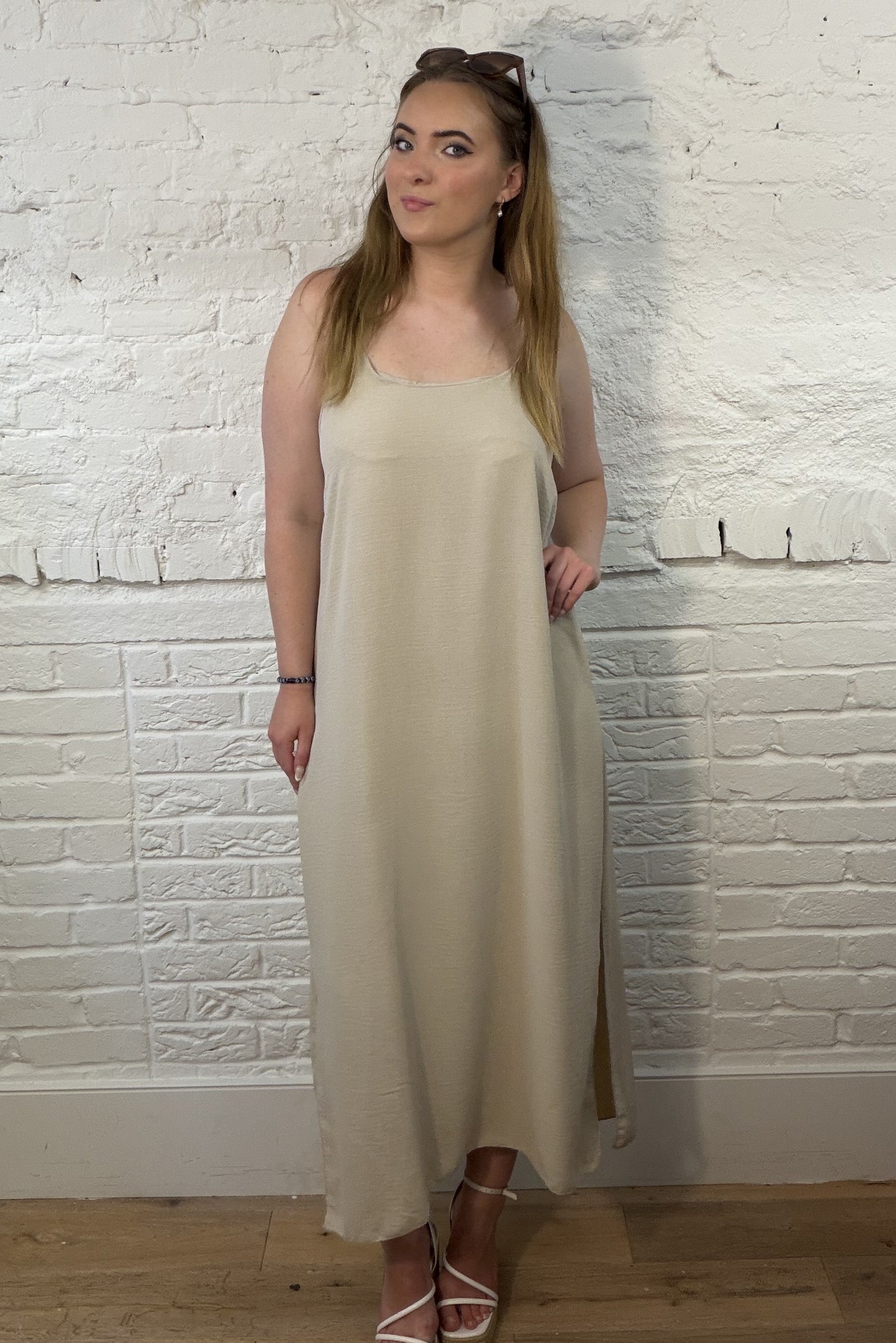 Vestido largo estilo camisola
