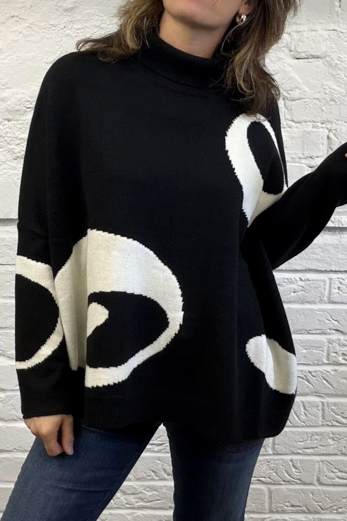 Agata Retro Circle Oversized Knit