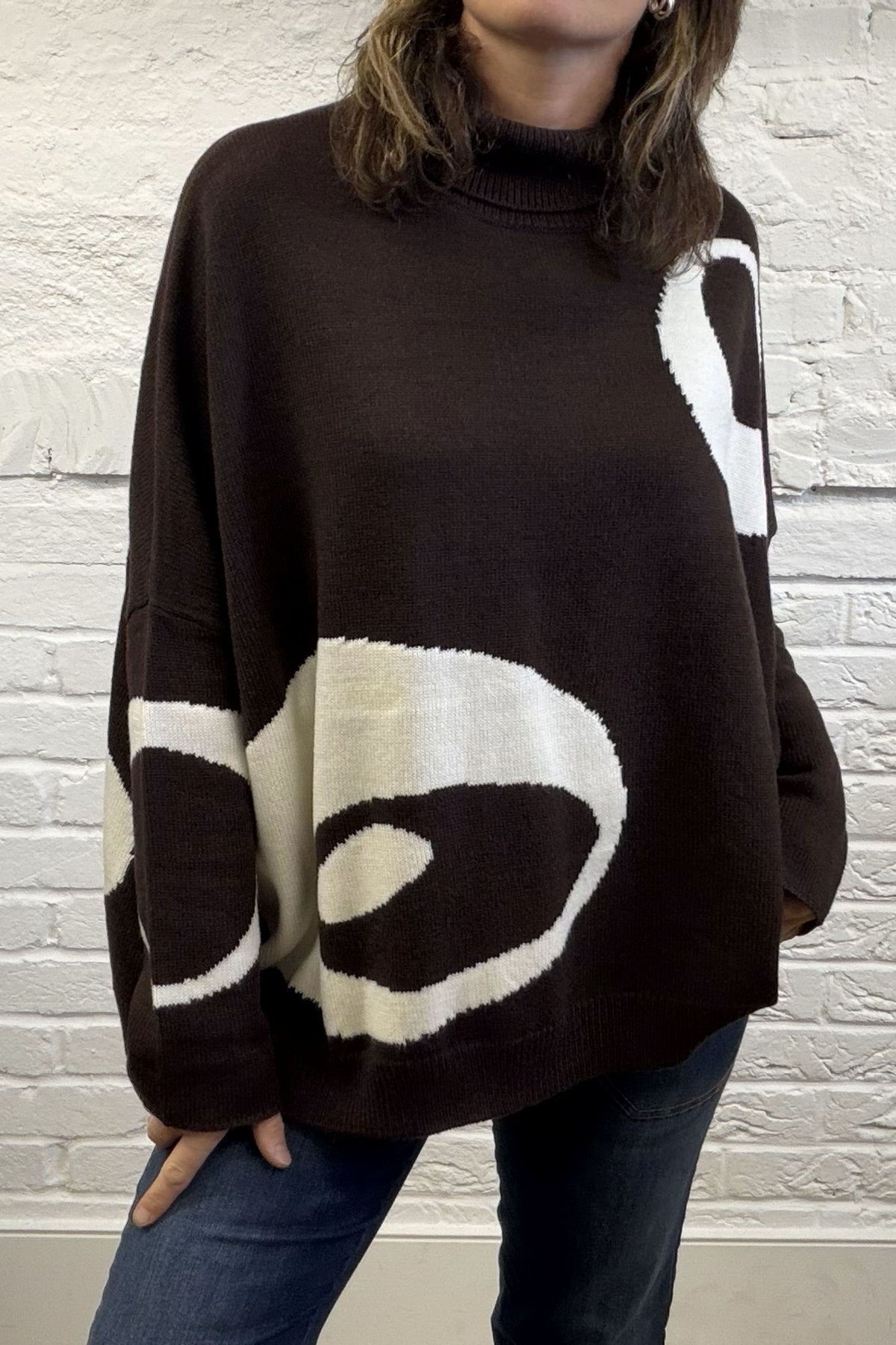 Agata Retro Circle Oversized Knit