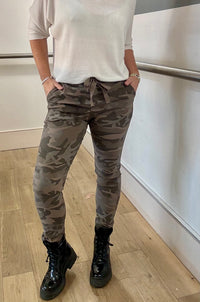 Camouflage Magic Trousers