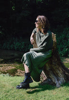 Weicher, asymmetrischer Pullover