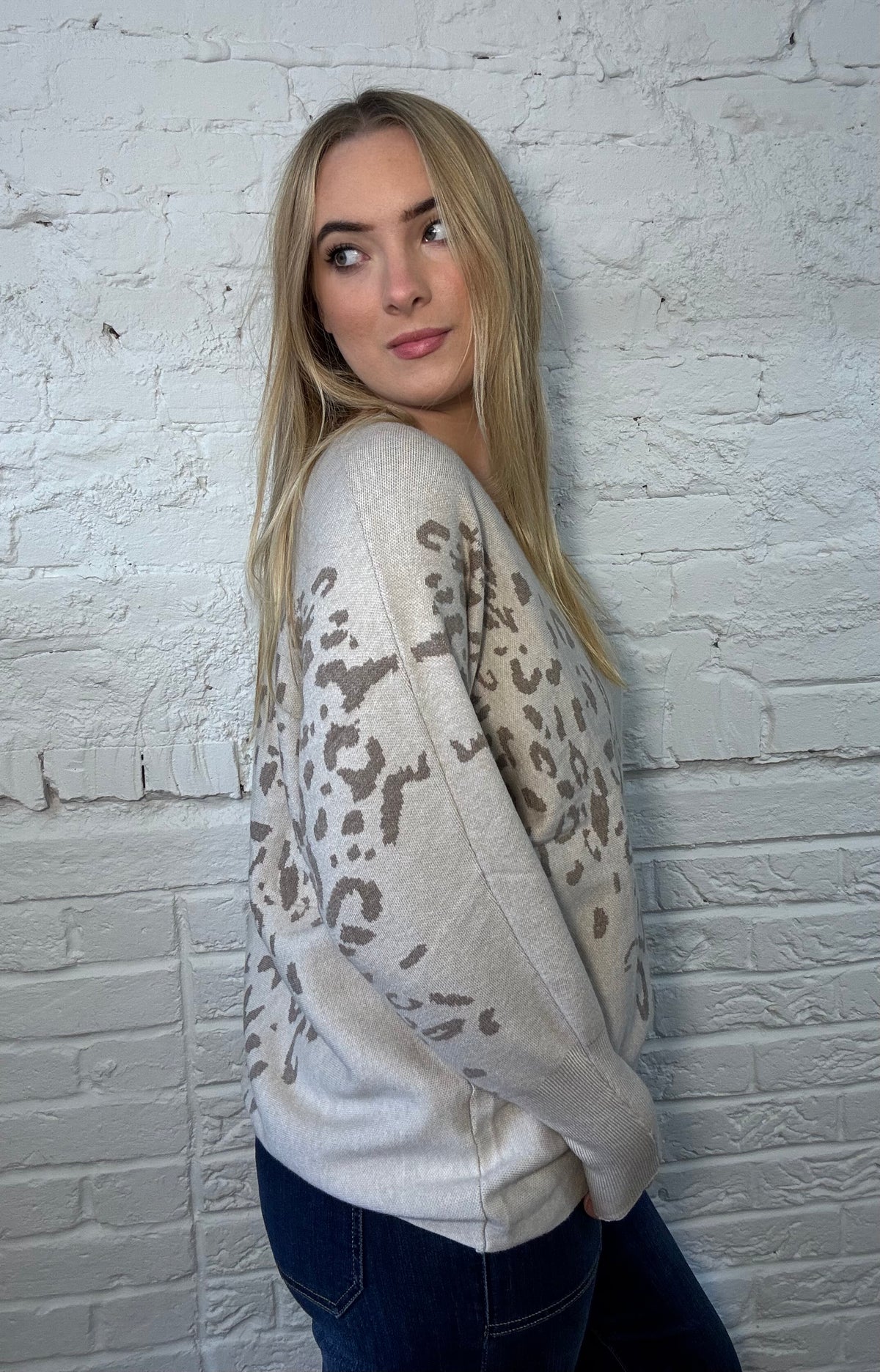 Effortless Leopard Jumper