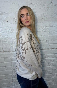 Effortless Leopard Jumper