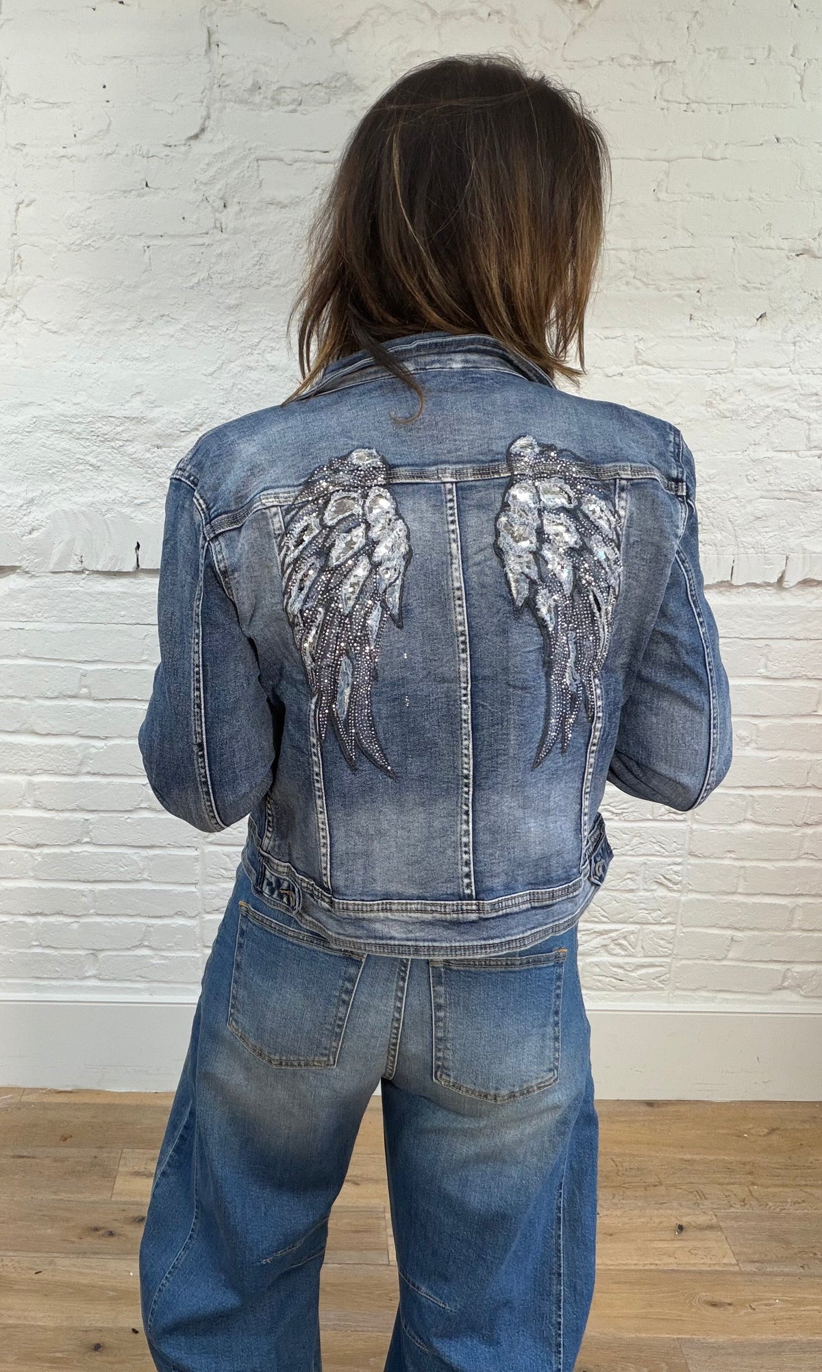 Jeansjacke mit Engelsflügeln