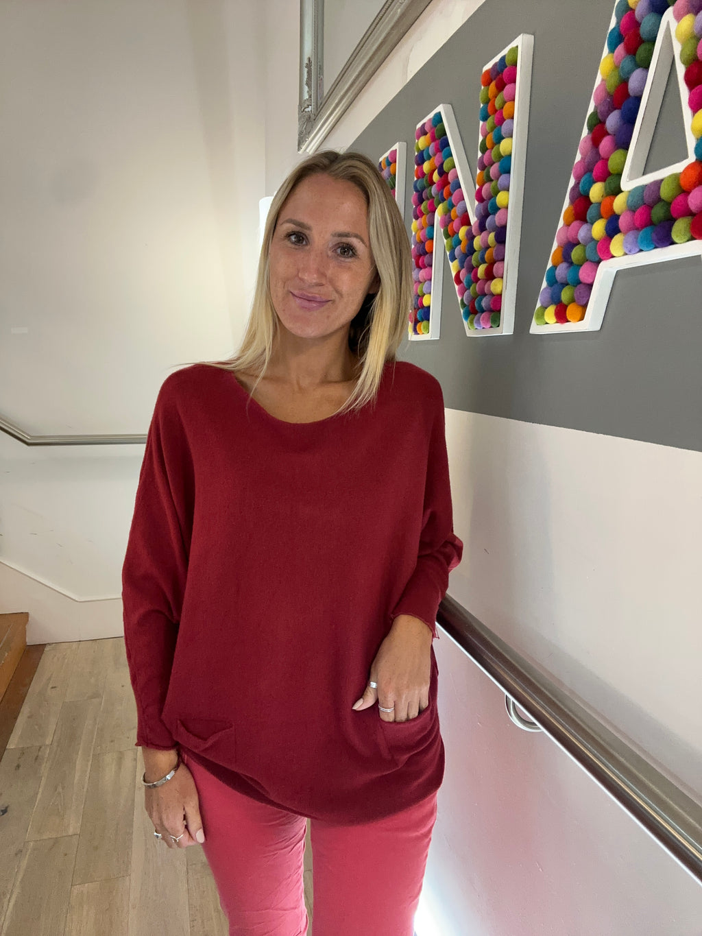 Pullover mit Fledermausärmeln und zwei Taschen