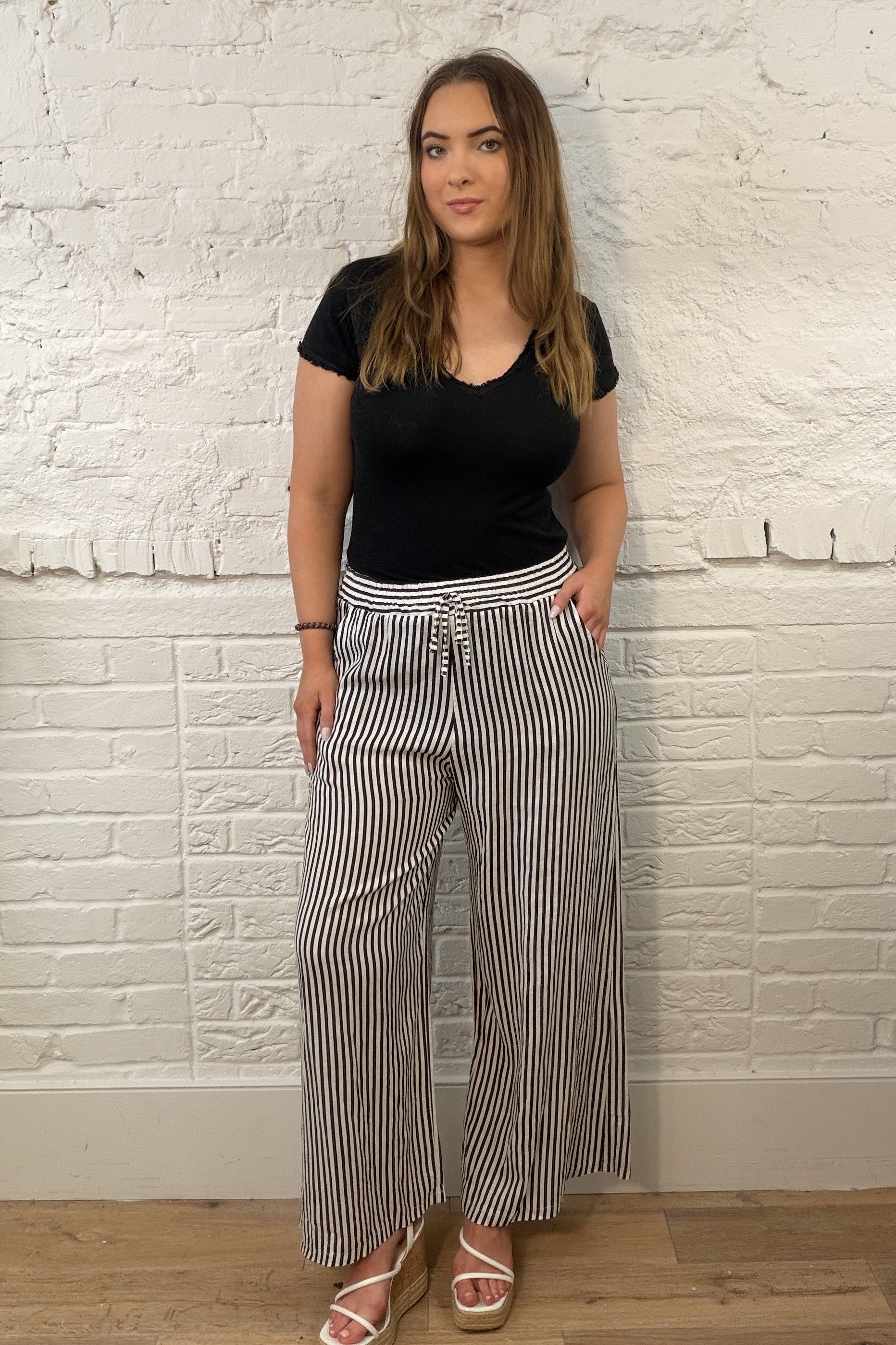 Pantalones anchos a rayas