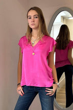 Suzy D – Satin-Top mit Rüschen und V-Ausschnitt