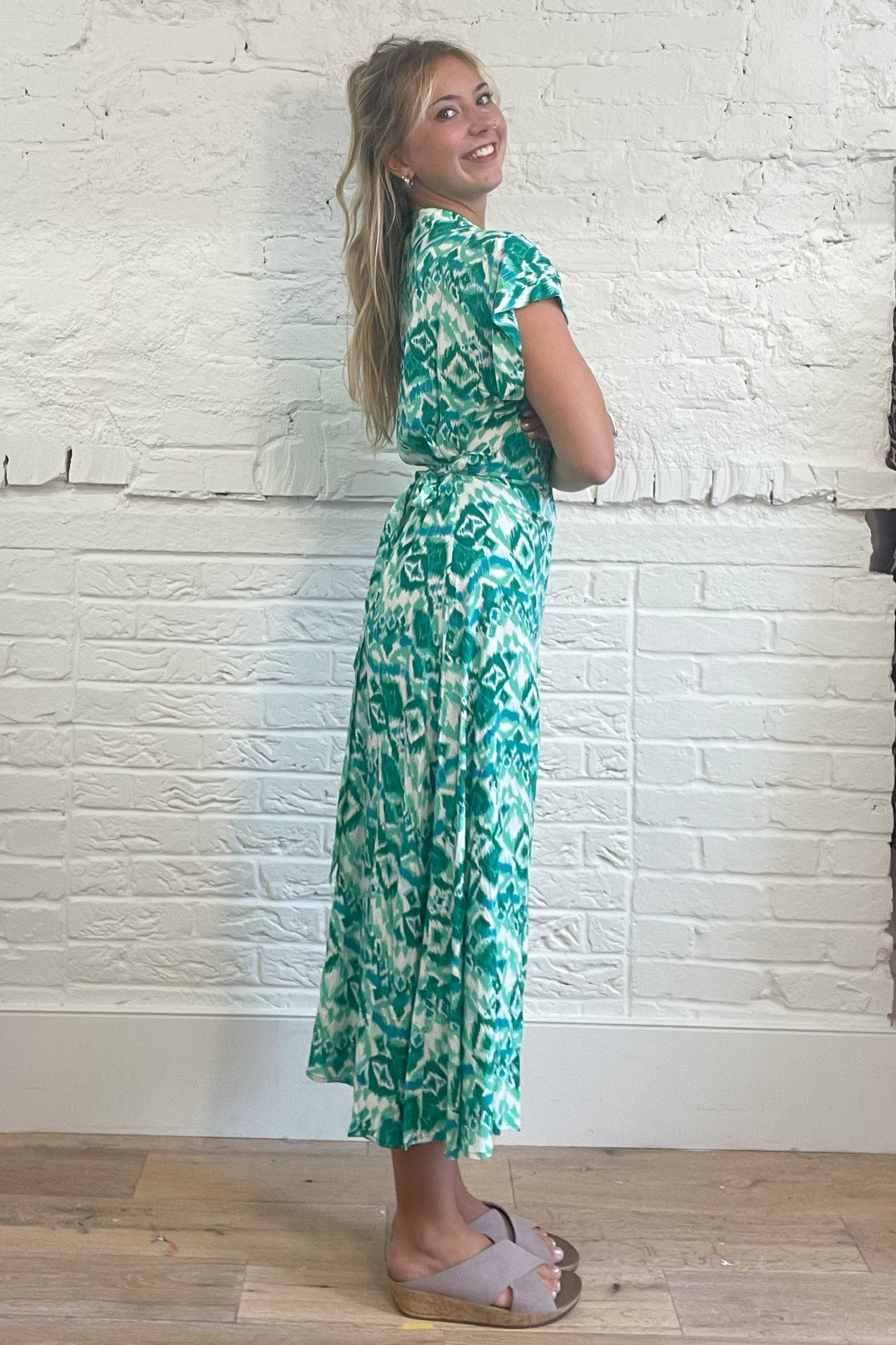Emerald Breeze Midi Dress