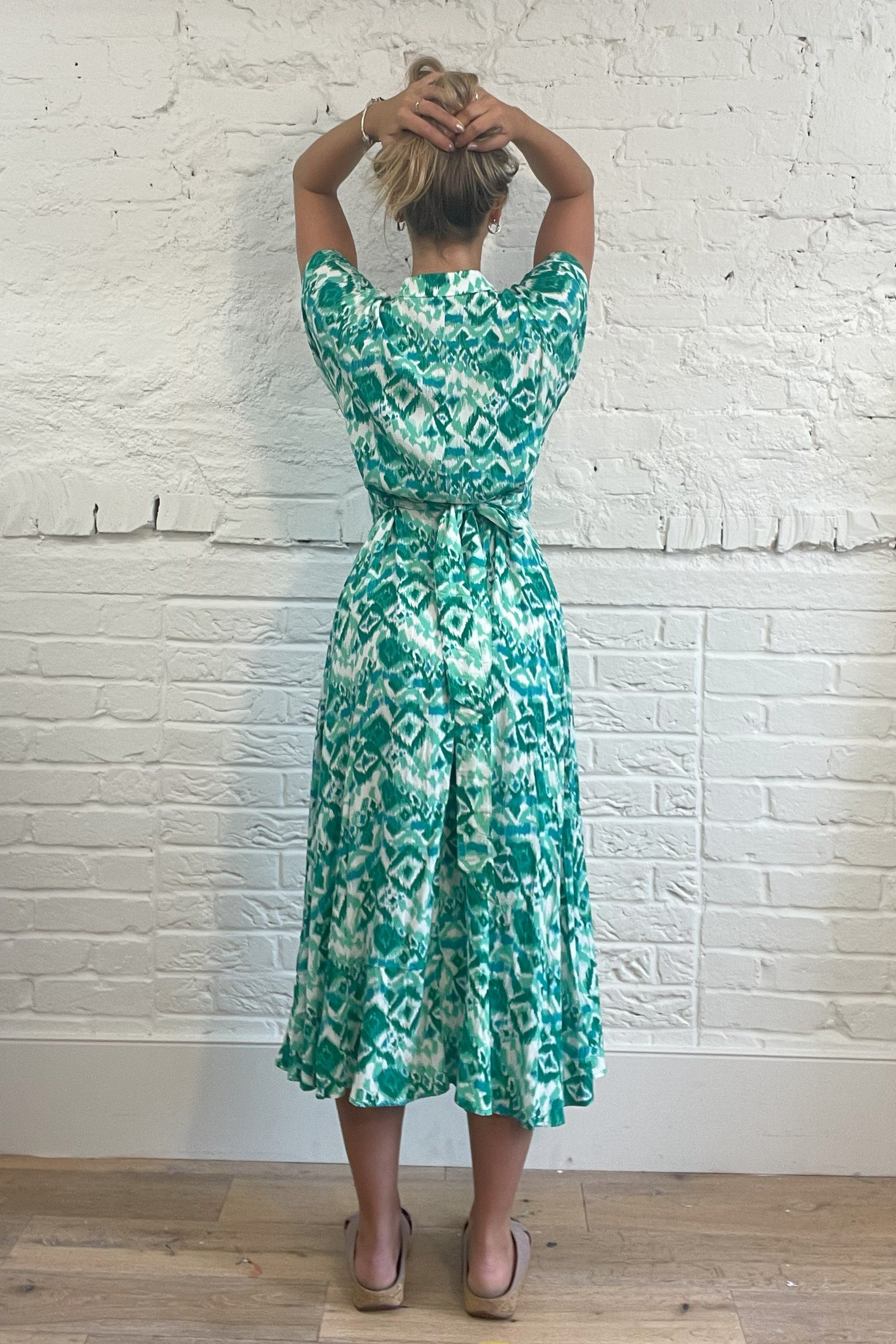 Emerald Breeze Midi Dress