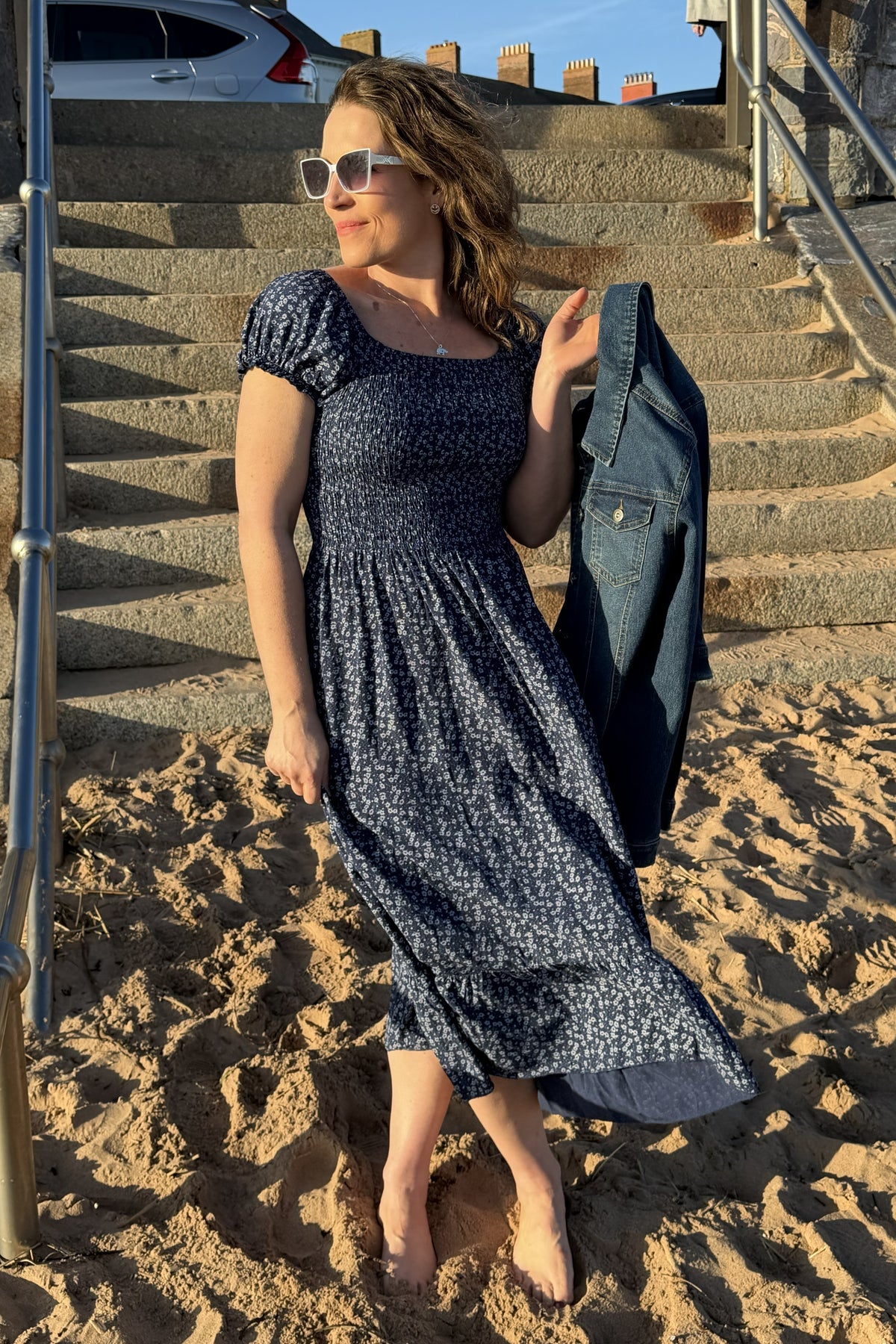 Vestido largo fruncido con estampado floral y florecitas