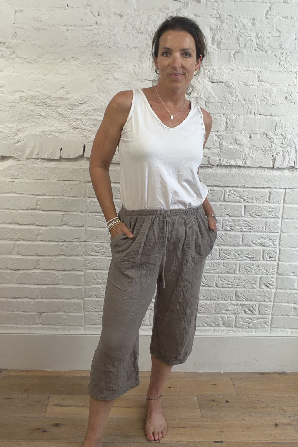 Dara Cheesecloth Cropped Trousers