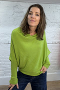 Jersey asimétrico con alas de murciélago