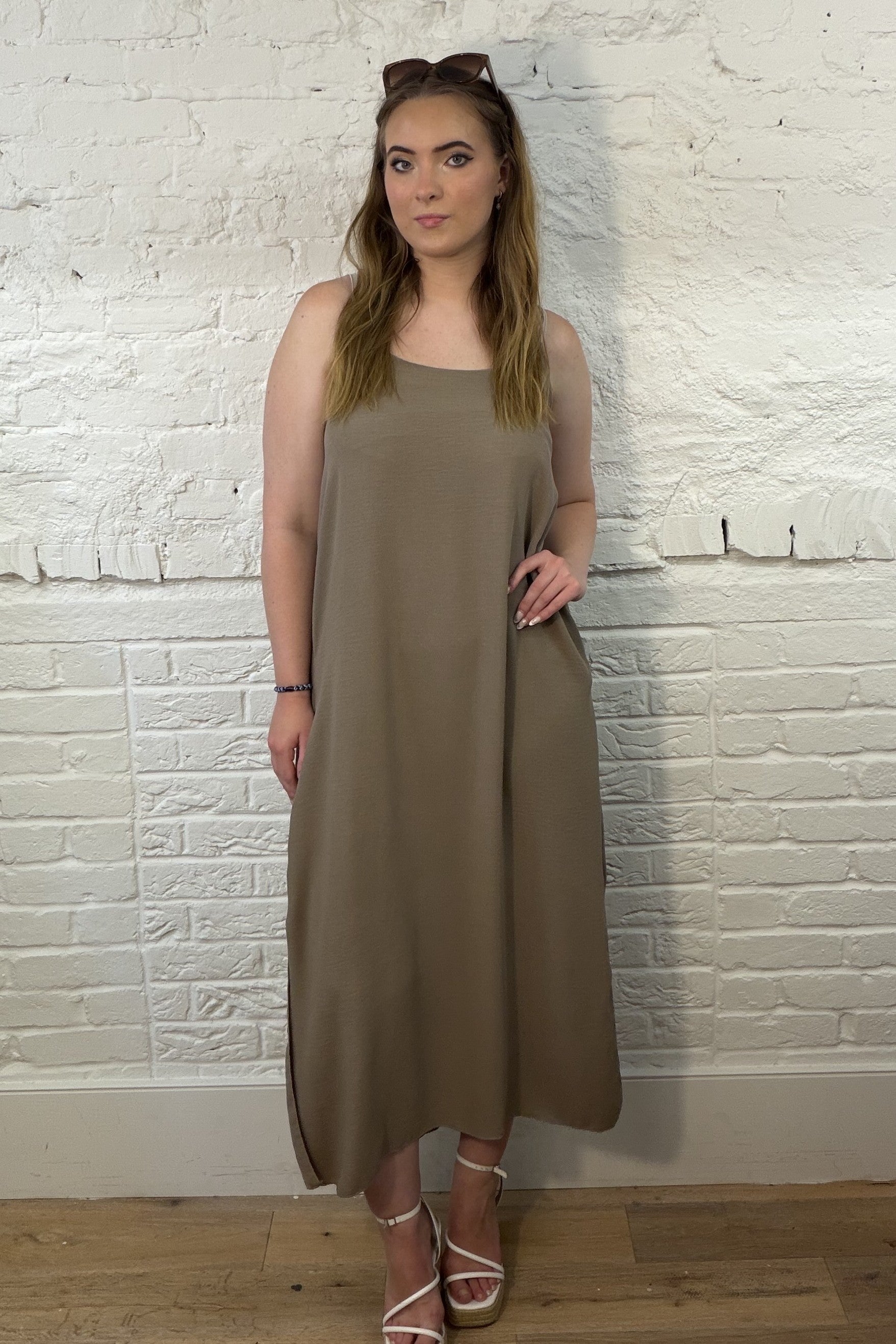 Vestido largo estilo camisola