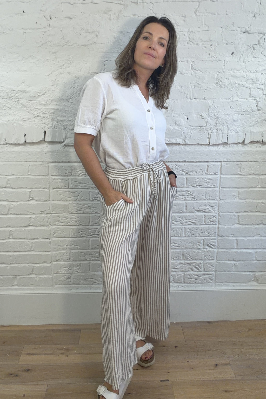 Pantalones anchos a rayas