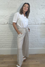 Pantalones anchos a rayas