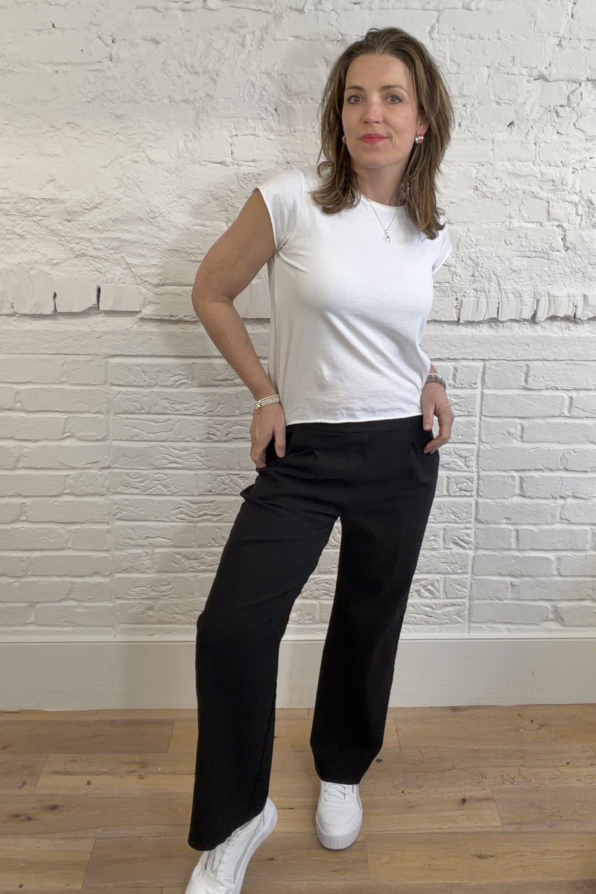 Straight Leg Magic Trouser