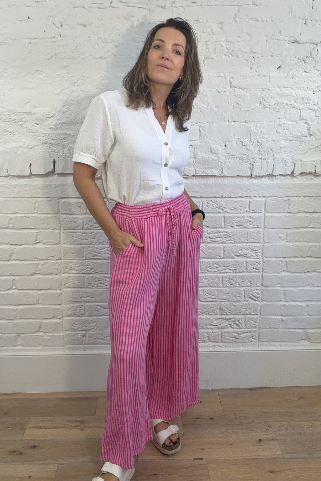 Pantalones anchos a rayas