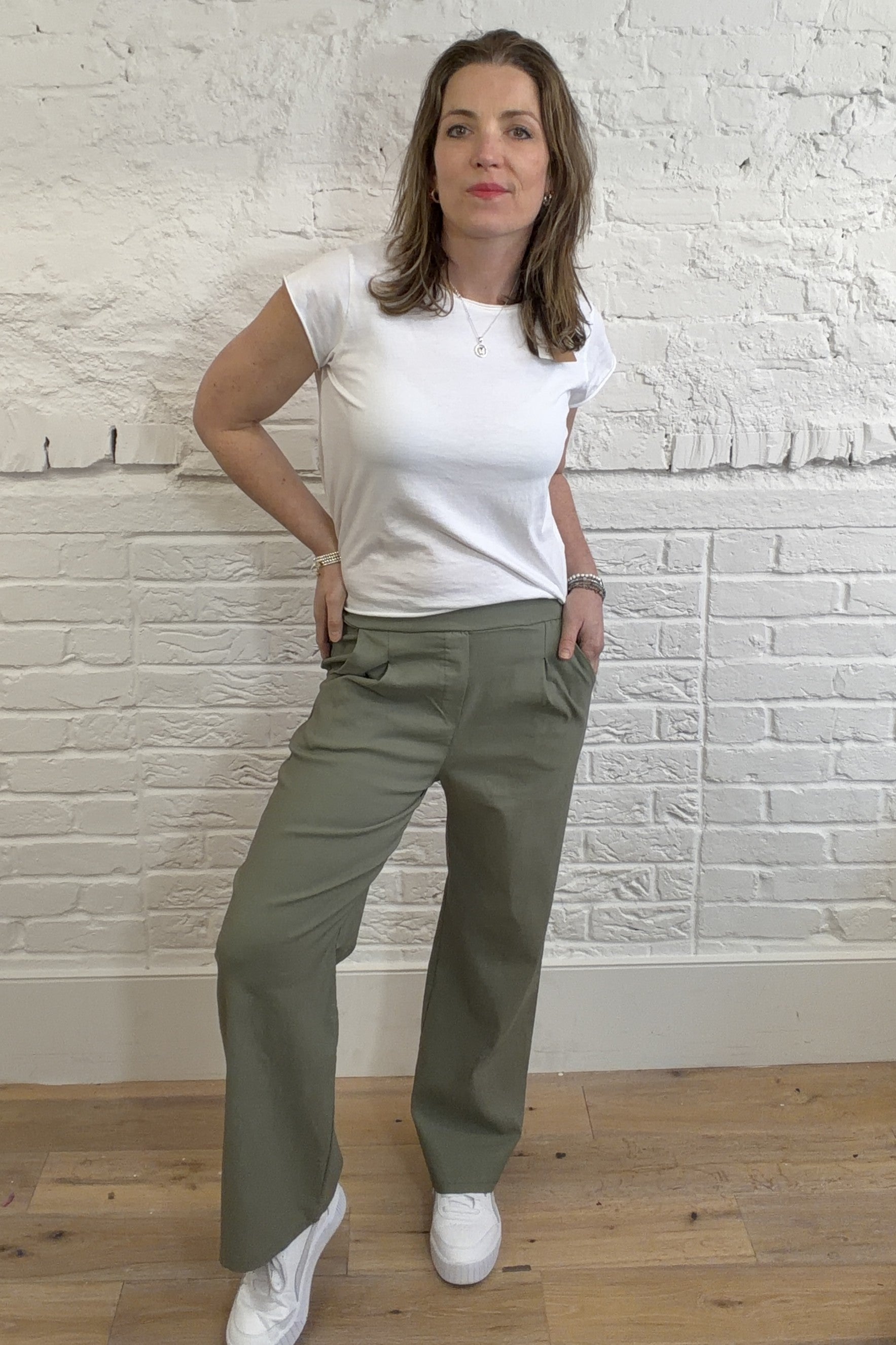 Straight Leg Magic Trouser